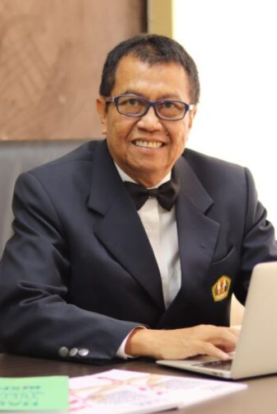 Prof.-Dr.-Moh.-Wahyudin-Zarkasyi-M.Si_.-Ak.-768×512 Prof.-Dr.-Moh.-Wahyudin-Zarkasyi-M.Si_.-Ak.-768x512